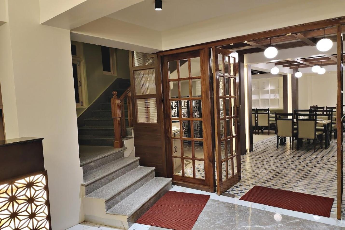מלון דרג'ילינג Serenity Taksa Palace מראה חיצוני תמונה